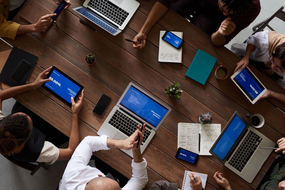 Reunión de trabajo y diálogo entre las partes